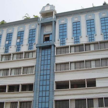 Vishwaratna Hotel Guwahati Exteriör bild