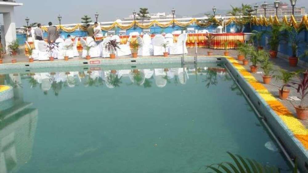 Vishwaratna Hotel Guwahati Exteriör bild