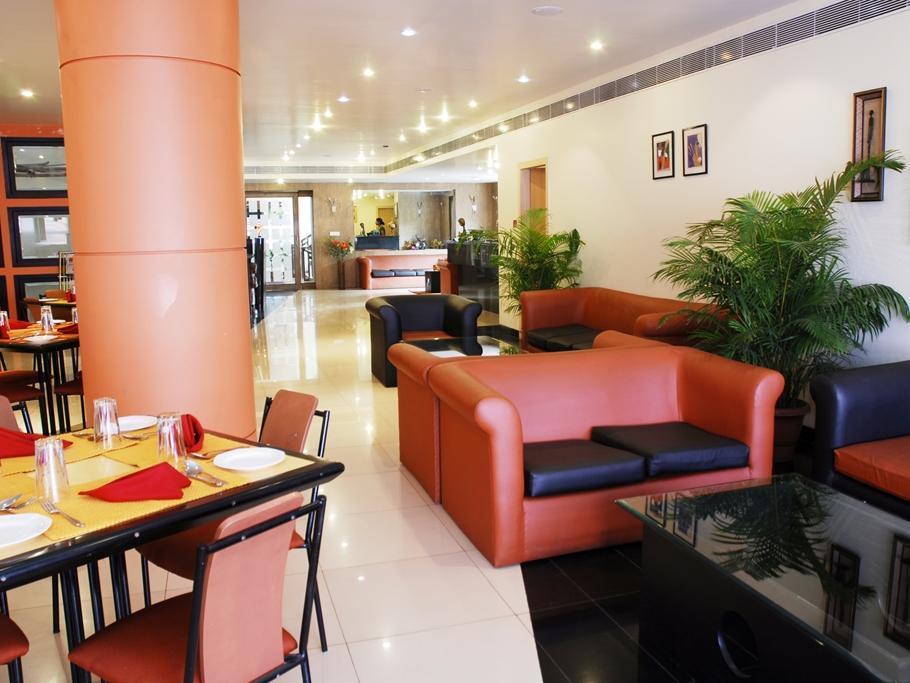 Vishwaratna Hotel Guwahati Exteriör bild