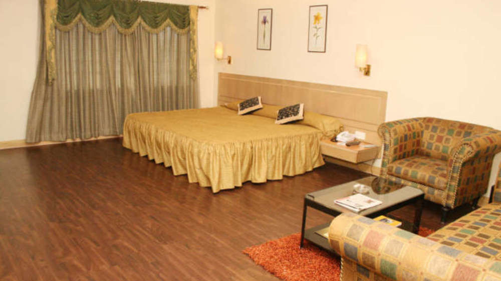 Vishwaratna Hotel Guwahati Exteriör bild