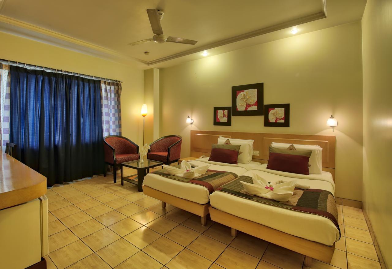 Vishwaratna Hotel Guwahati Exteriör bild
