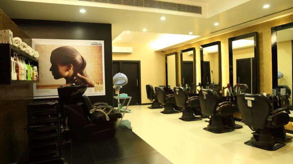 Vishwaratna Hotel Guwahati Exteriör bild