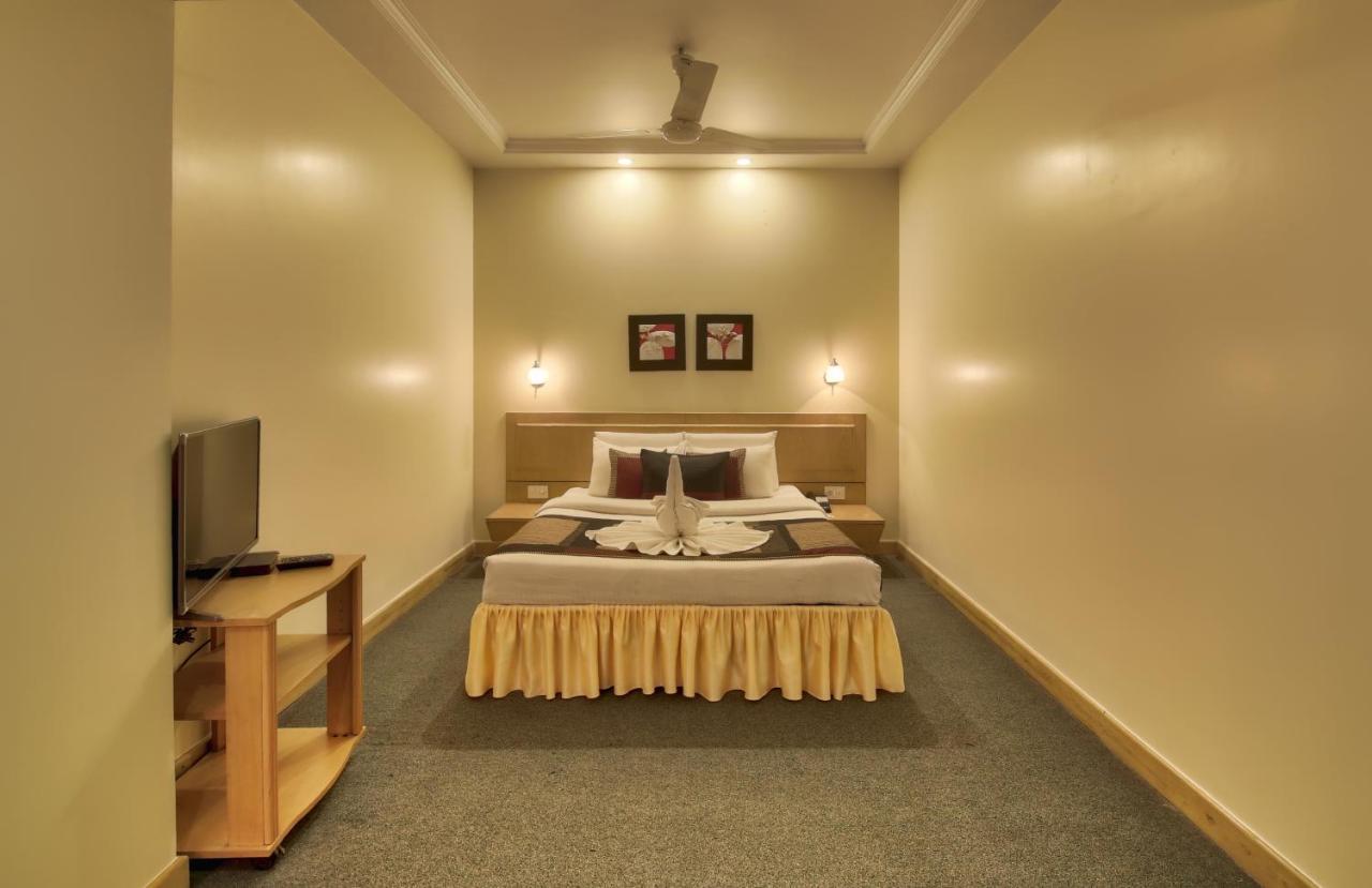 Vishwaratna Hotel Guwahati Exteriör bild