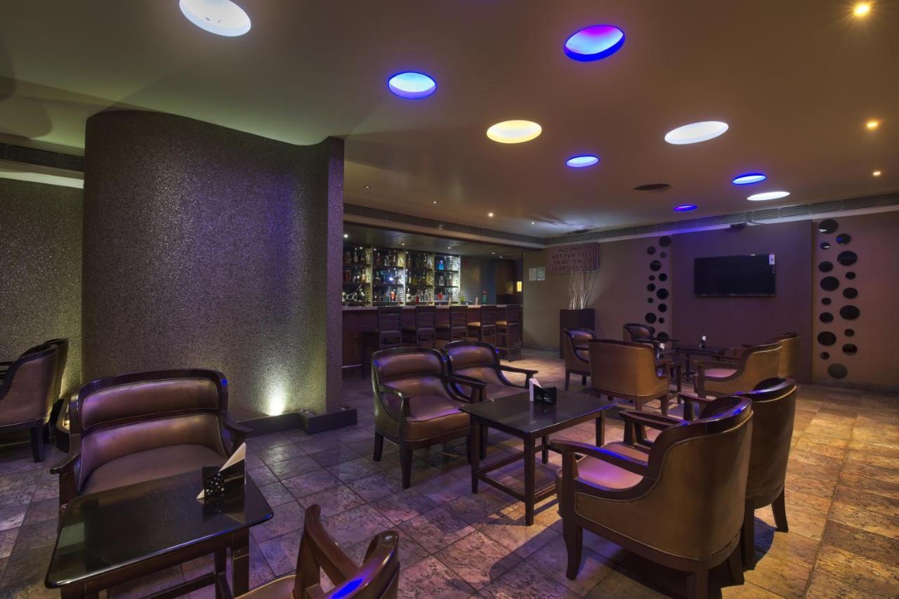 Vishwaratna Hotel Guwahati Exteriör bild