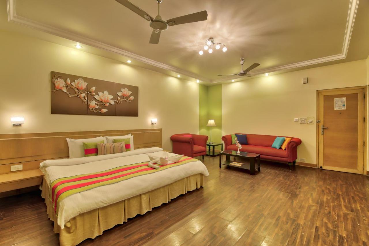 Vishwaratna Hotel Guwahati Exteriör bild