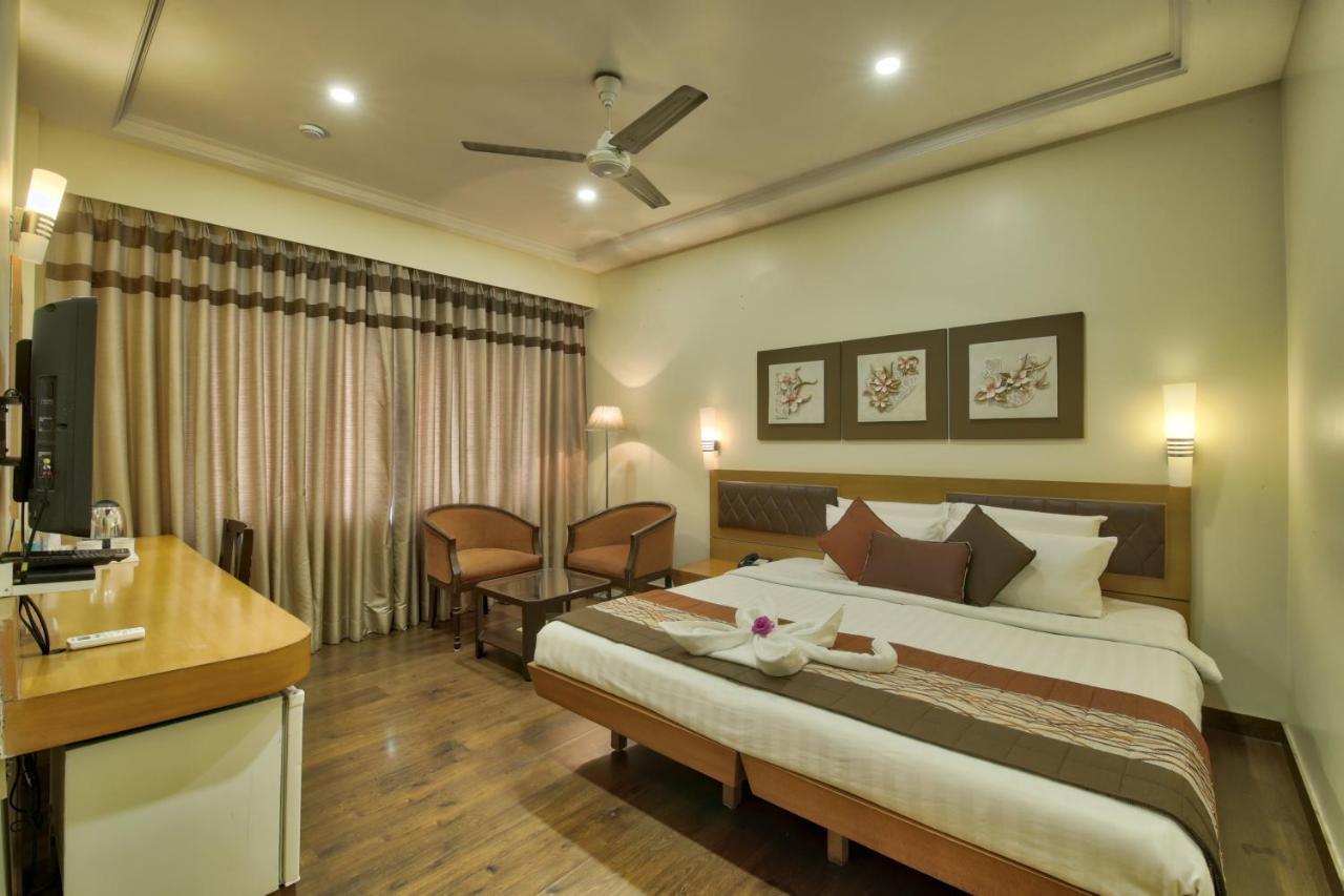 Vishwaratna Hotel Guwahati Exteriör bild