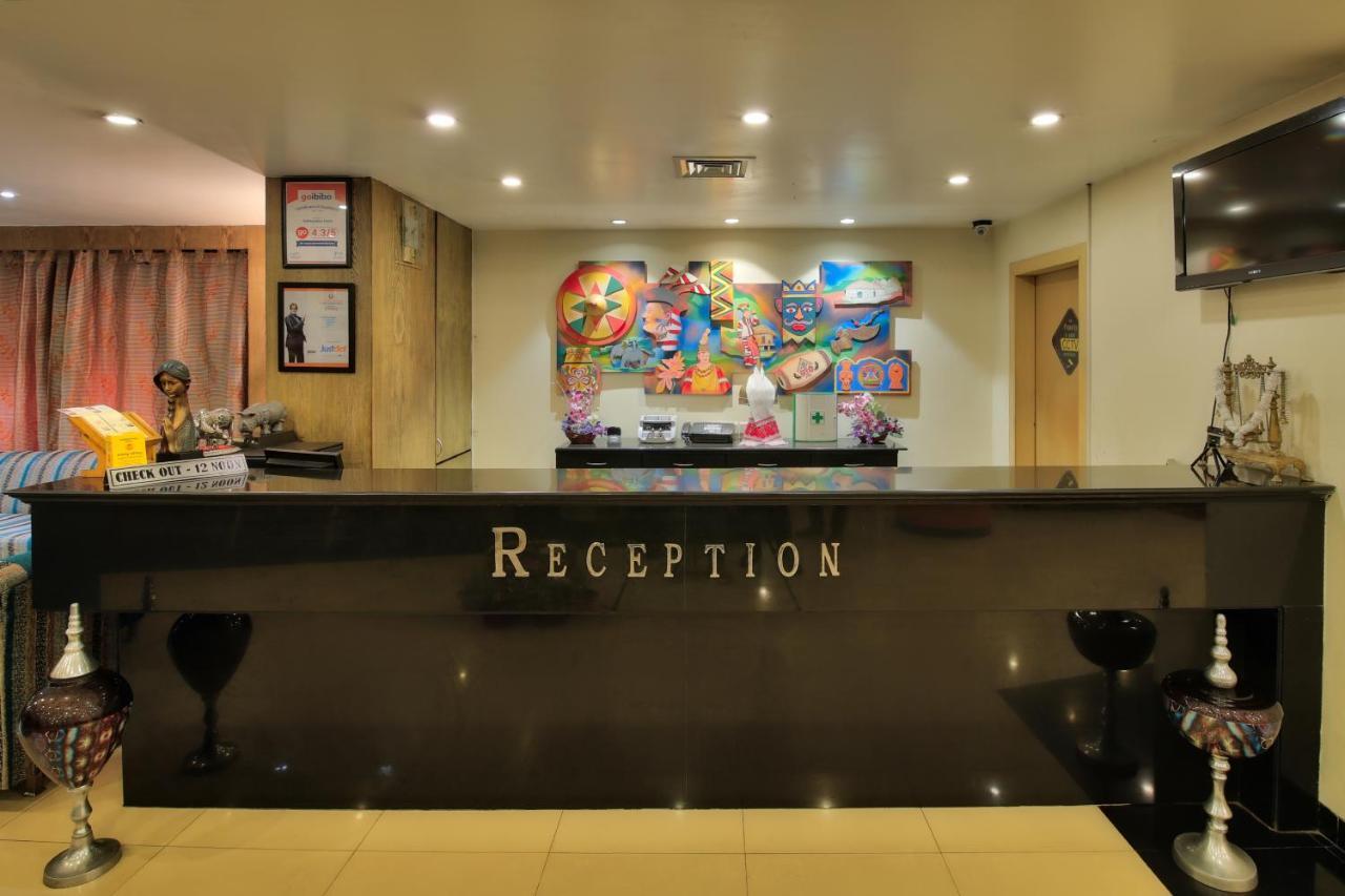 Vishwaratna Hotel Guwahati Exteriör bild