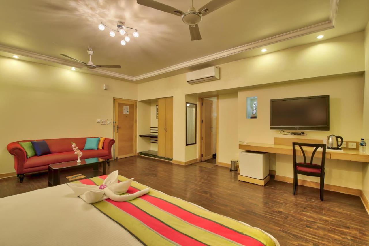 Vishwaratna Hotel Guwahati Exteriör bild